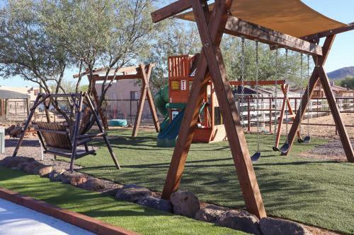 Phoenix Ranch Home With Private Hot Tub And Yard!