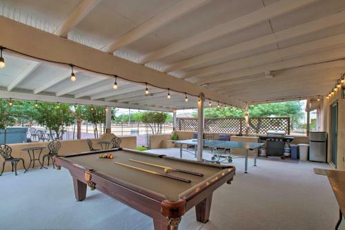Phoenix Ranch Home With Private Hot Tub And Yard!