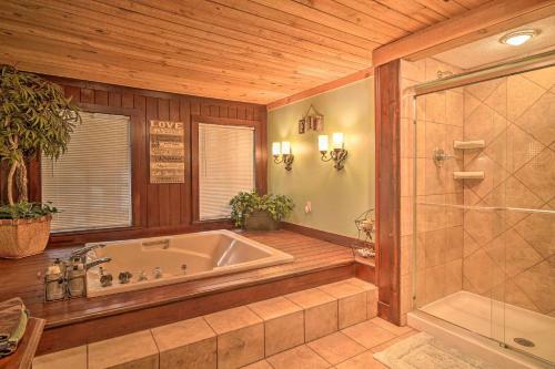 Spacious Newport Cabin In Tranquil Setting!
