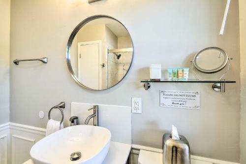 Charming Hampton Home With Yard, 2 Mi To Beach!