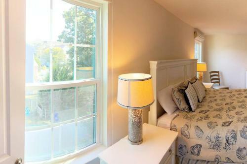 Pristine Holiday Vacation Home For 10