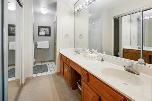 Apartamento Townsend Place B-106 Condo