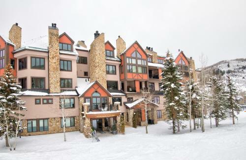 96 Highlands Slopeside #210, Beaver Creek