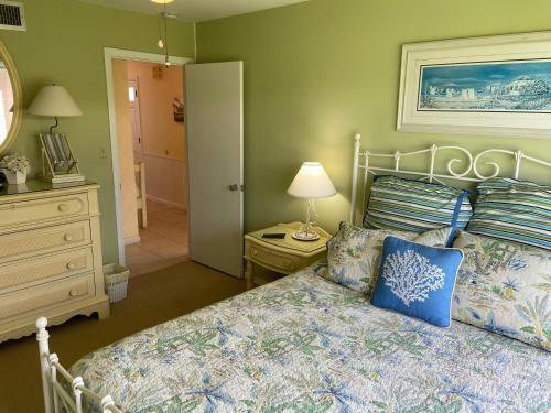 Surfside Beachfront Paradise By Jekyll Realty