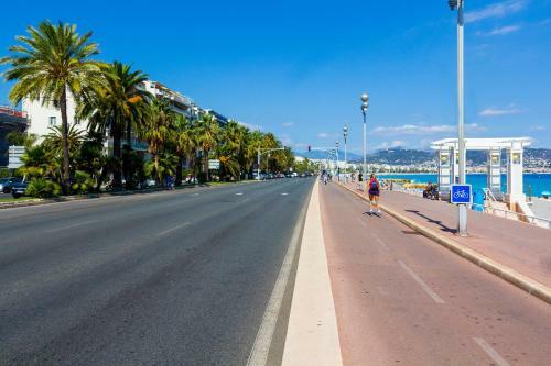 Beautiful Apartment By The Sea Front