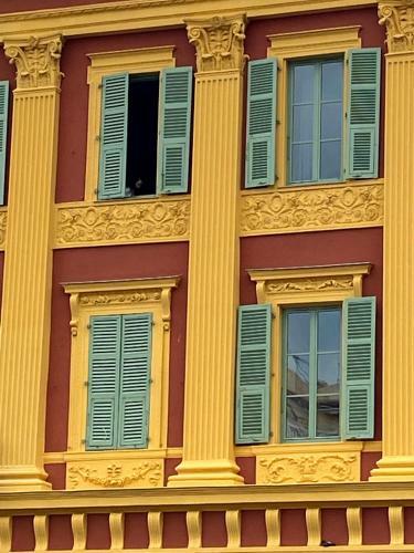 Very Central Apartment With Terrace