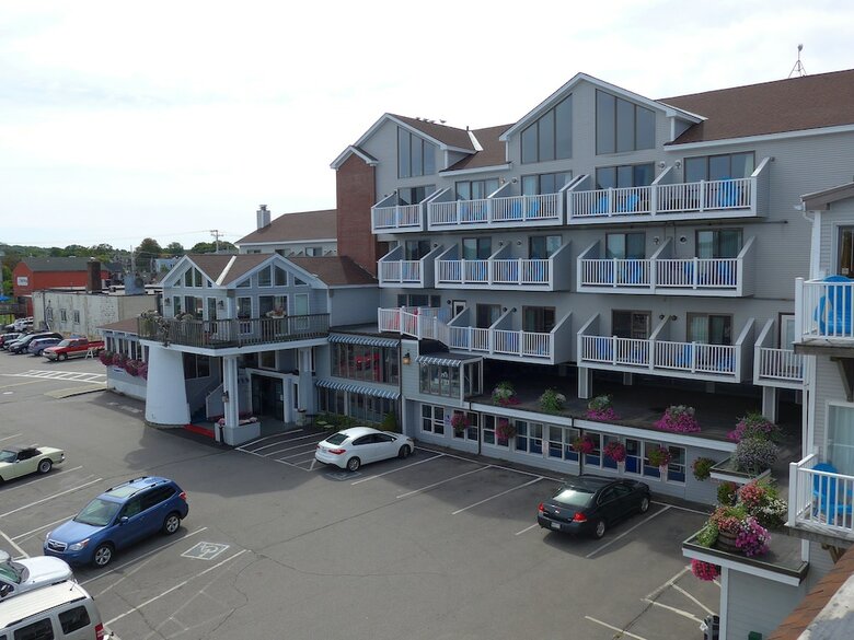 Hotel Trade Winds Inn