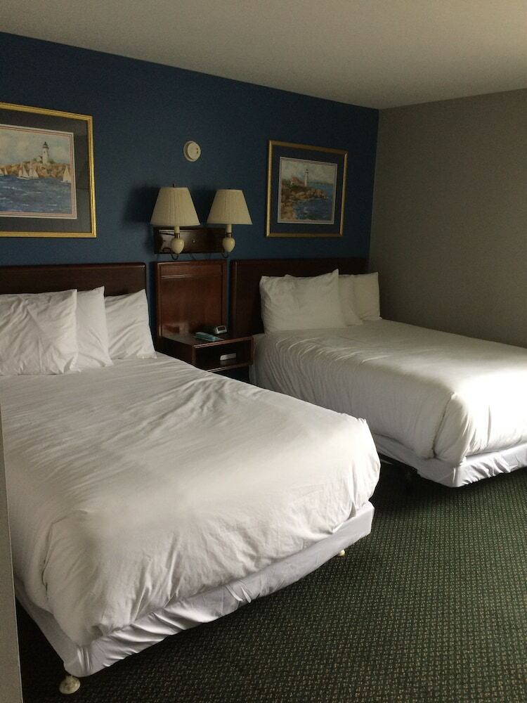 Hotel Trade Winds Inn