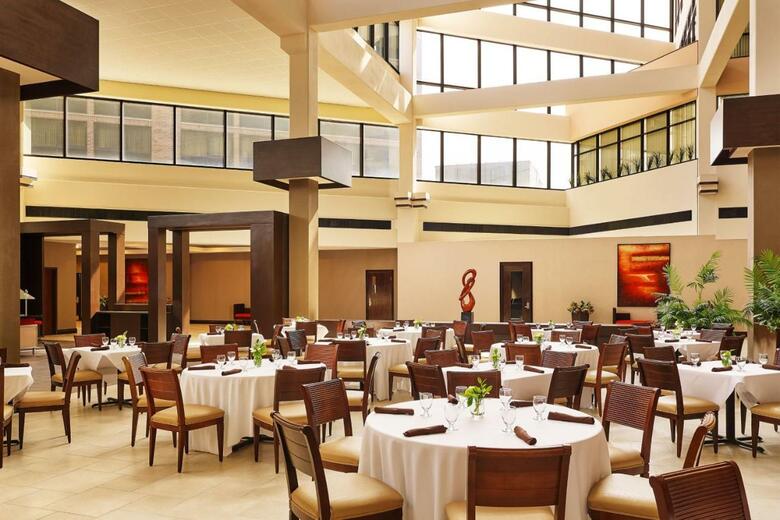 Sheraton Lisle Hotel