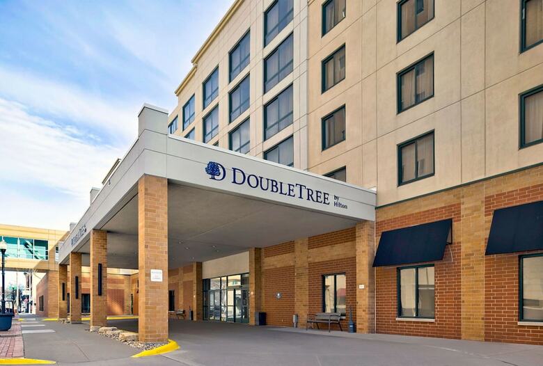 Radisson Quad City Plaza Hotel