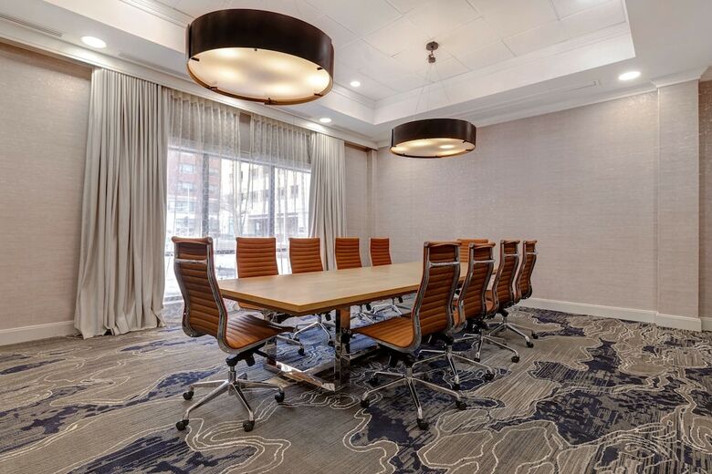 Radisson Quad City Plaza Hotel