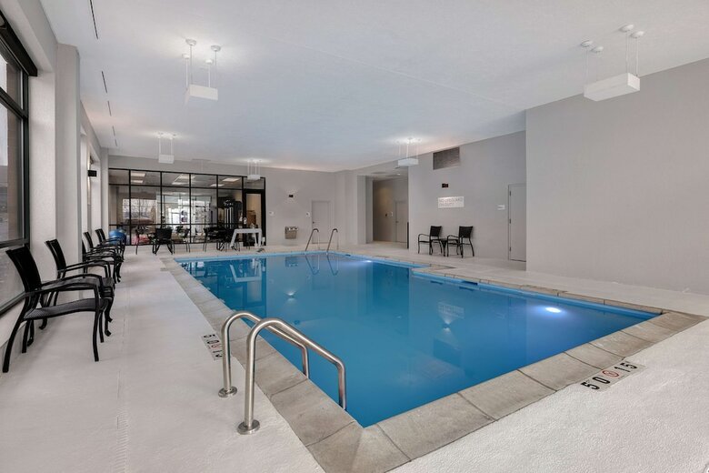Radisson Quad City Plaza Hotel