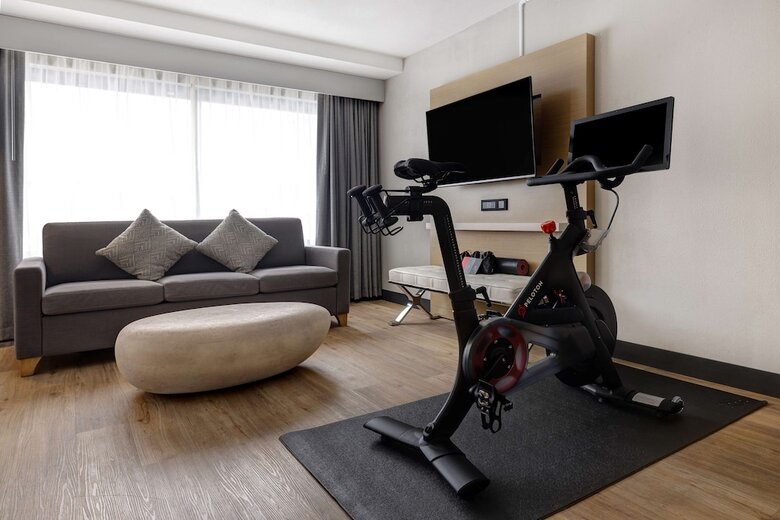 Radisson Quad City Plaza Hotel