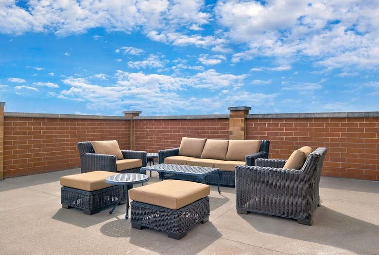Radisson Quad City Plaza Hotel