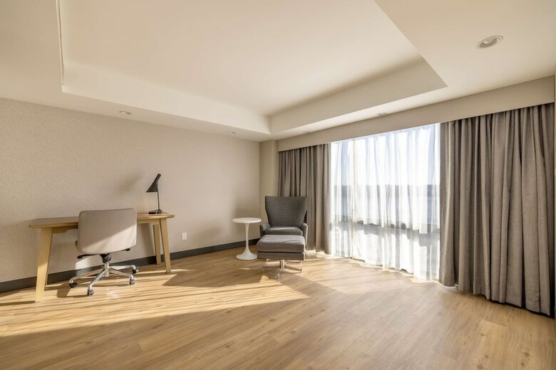 Radisson Quad City Plaza Hotel