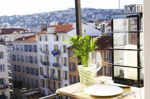 Hyper Center Apartment - Air Conditioner - Kitchen - Balcony Quiet