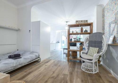Beautiful Design Apartment In Nice With A Large Bathtub