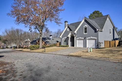 Spacious Getaway With Yard In Atlanta Suburbs!