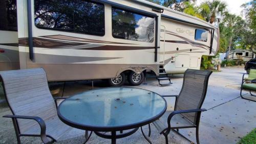 Rv Rental At River Ranch Luxury Rv Resort 181