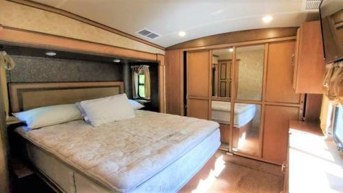 Rv Rental At River Ranch Luxury Rv Resort 181
