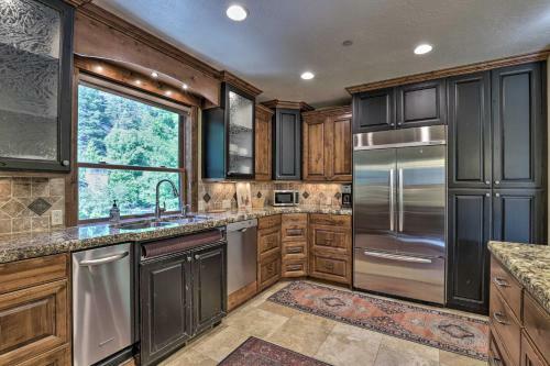 Family Retreat With Provo River And Mountain View