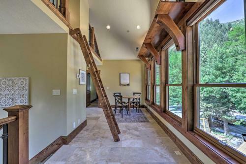 Family Retreat With Provo River And Mountain View