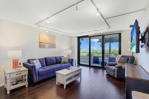 South Seas Tower 3-202