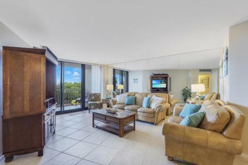 South Seas Tower 4-308