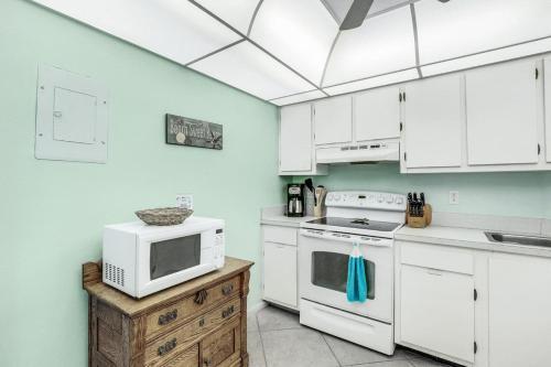 South Seas Tower 4-308