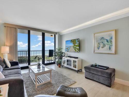 South Seas Tower 4-1805