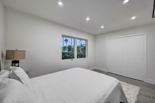 Lakefront House Hot Tub And Golf Course Views!
