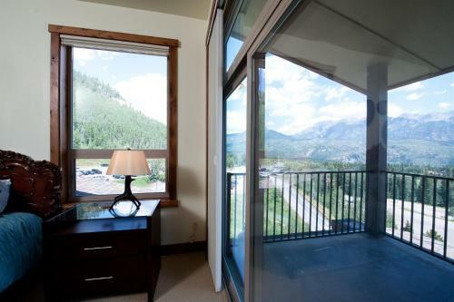 Peregrine Point 306