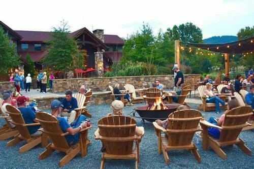 Beautiful Wintergreen Resort Townhome! Groups And Pets Welcome!