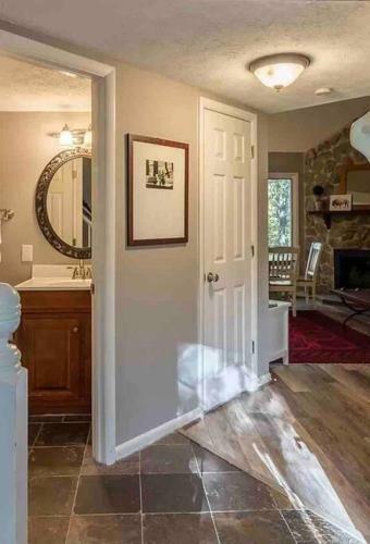 Beautiful Wintergreen Resort Townhome! Groups And Pets Welcome!