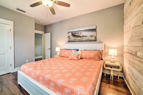 Beach Retreat With Rooftop Deck, Walk To Beach!