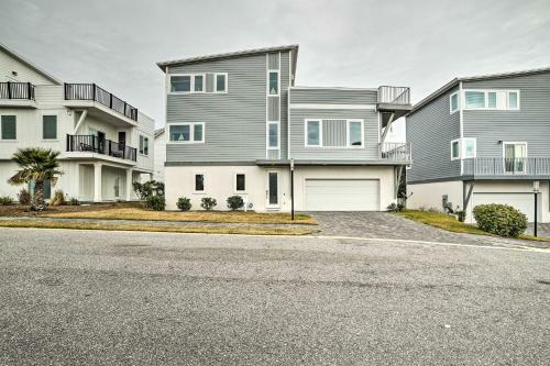 Beach Retreat With Rooftop Deck, Walk To Beach!