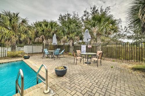 Beach Retreat With Rooftop Deck, Walk To Beach!