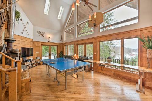 Kid-friendly Cabin With Mountain And River Views!
