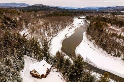 Kid-friendly Cabin With Mountain And River Views!