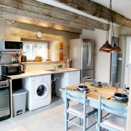 Beautiful 2 Bed Cottage With Swimming Pool