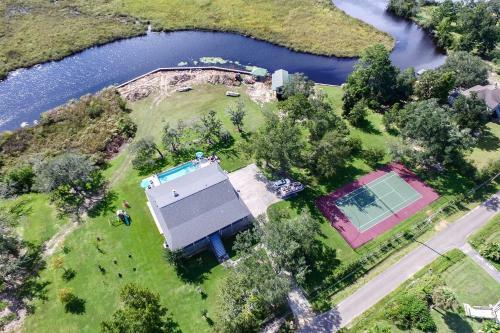 Family-friendly Bay St Louis Home With Pool And Dock!