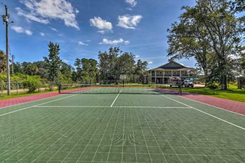 Family-friendly Bay St Louis Home With Pool And Dock!