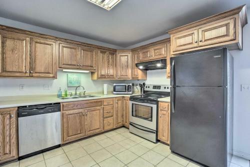 Sunny Bay St Louis Retreat With River Access!