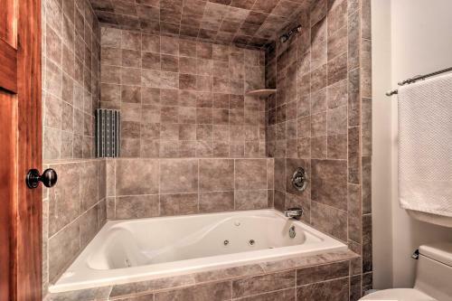 Expansive Home Less Than 4 Mi To Mountain Creek Ski Resort