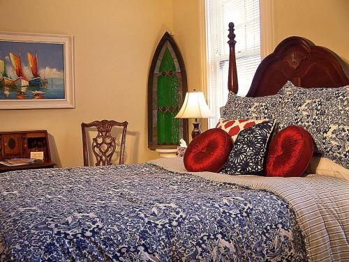 Lyndon House Bed & Breakfast