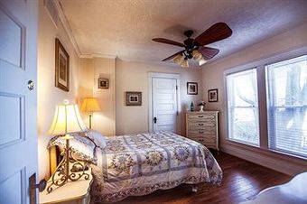 Bed & Breakfast Speedway Legacy Inn