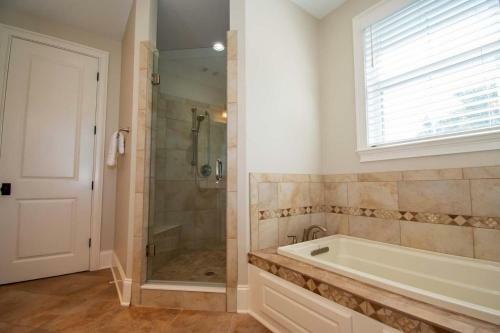 719 Sea Dragon Ln - Robin's Nest