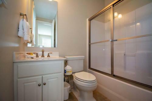 719 Sea Dragon Ln - Robin's Nest