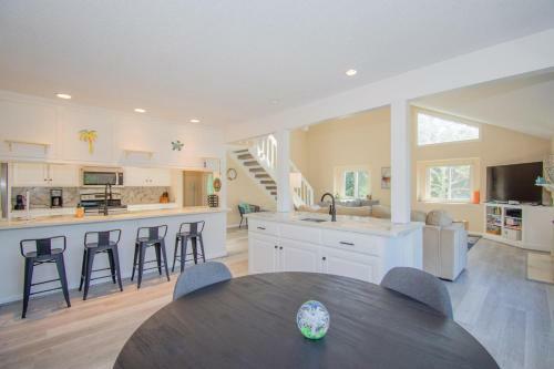 418 Skimmer Cove
