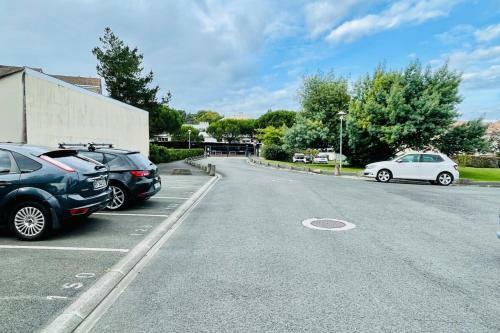 Furnished Apartment With Balcony & Parking In A Secure Residence